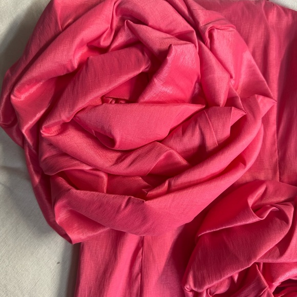 Windsor Pink Rosette Fabric - Picture 3 of 9